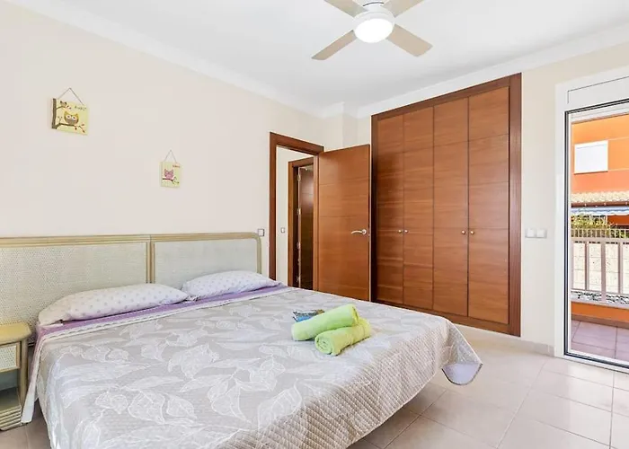 Luxury Villa With Sea View, Heated Pool