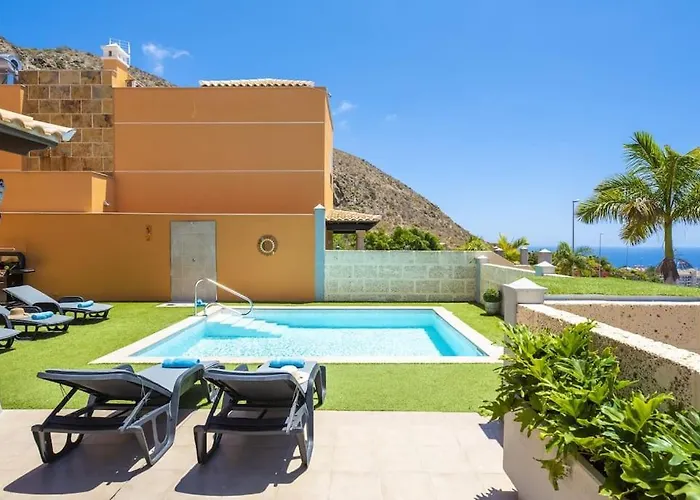 Luxury Villa With Sea View, Heated Pool