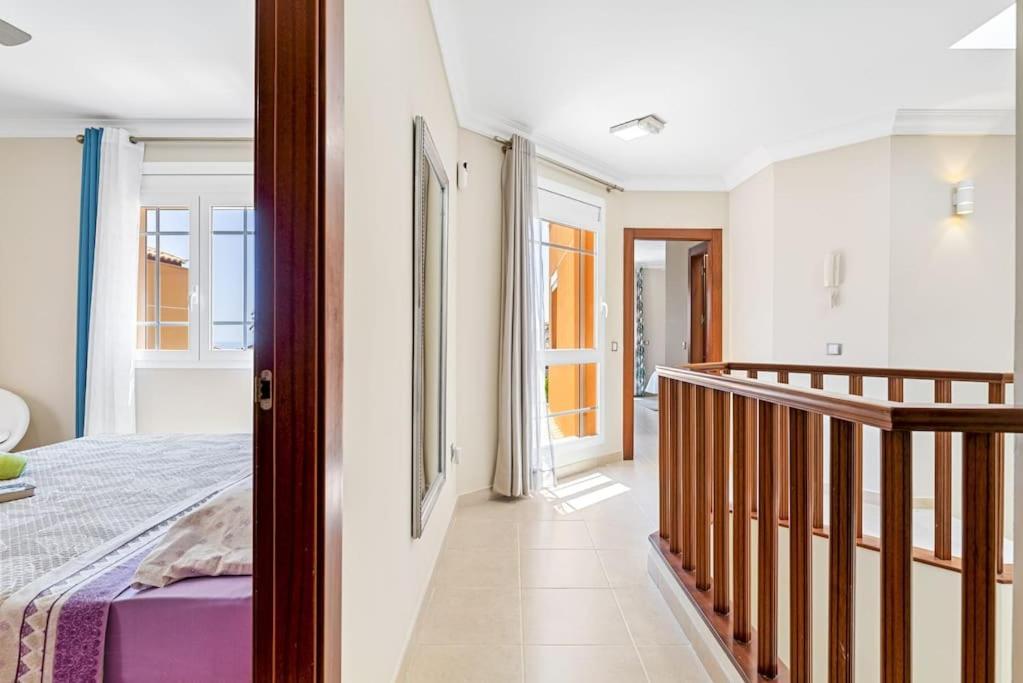 Luxury With Sea View, Heated Pool Villa Arona (Tenerife)
