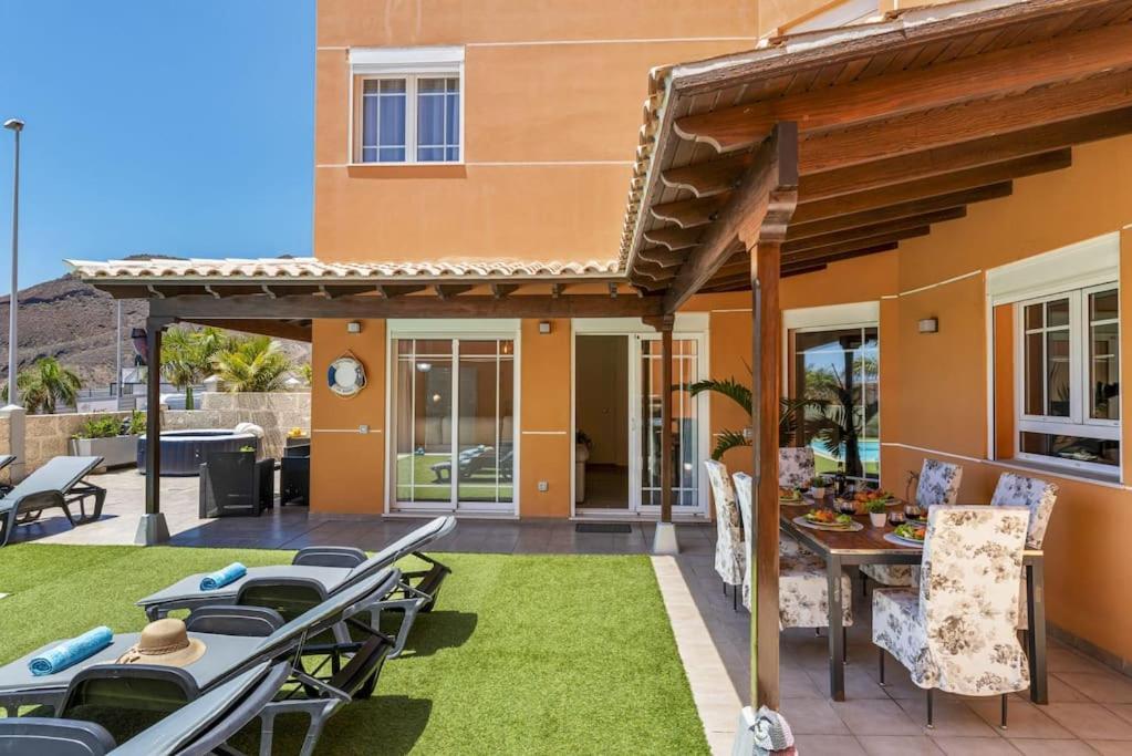 Luxury With Sea View, Heated Pool Villa Arona (Tenerife)